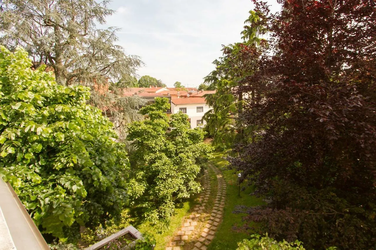 Appartamento Ampio E Indipendente Con Vista Giardino Paderno d'Adda