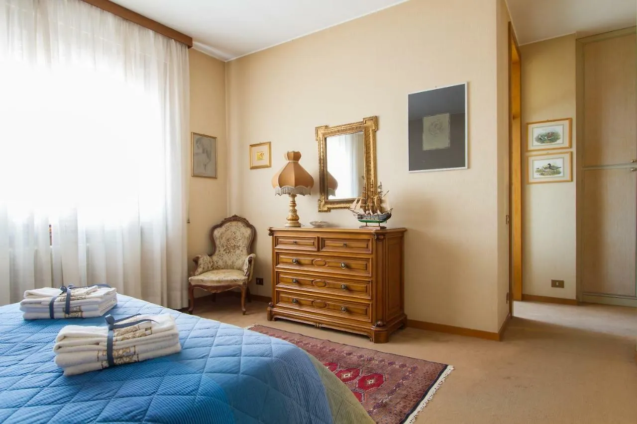 Appartamento Ampio E Indipendente Con Vista Giardino Paderno d'Adda Apartment