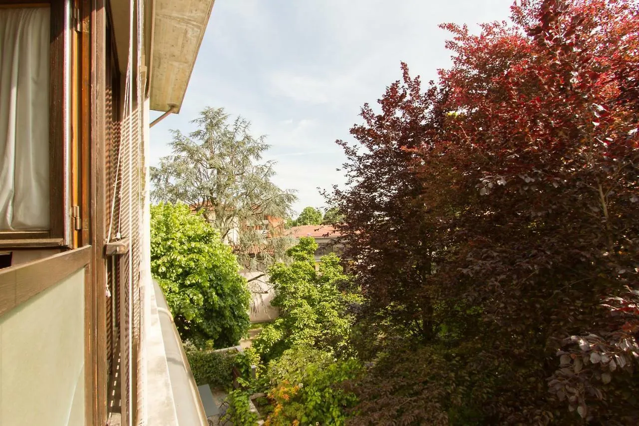 Appartamento Ampio E Indipendente Con Vista Giardino Paderno d'Adda Italy